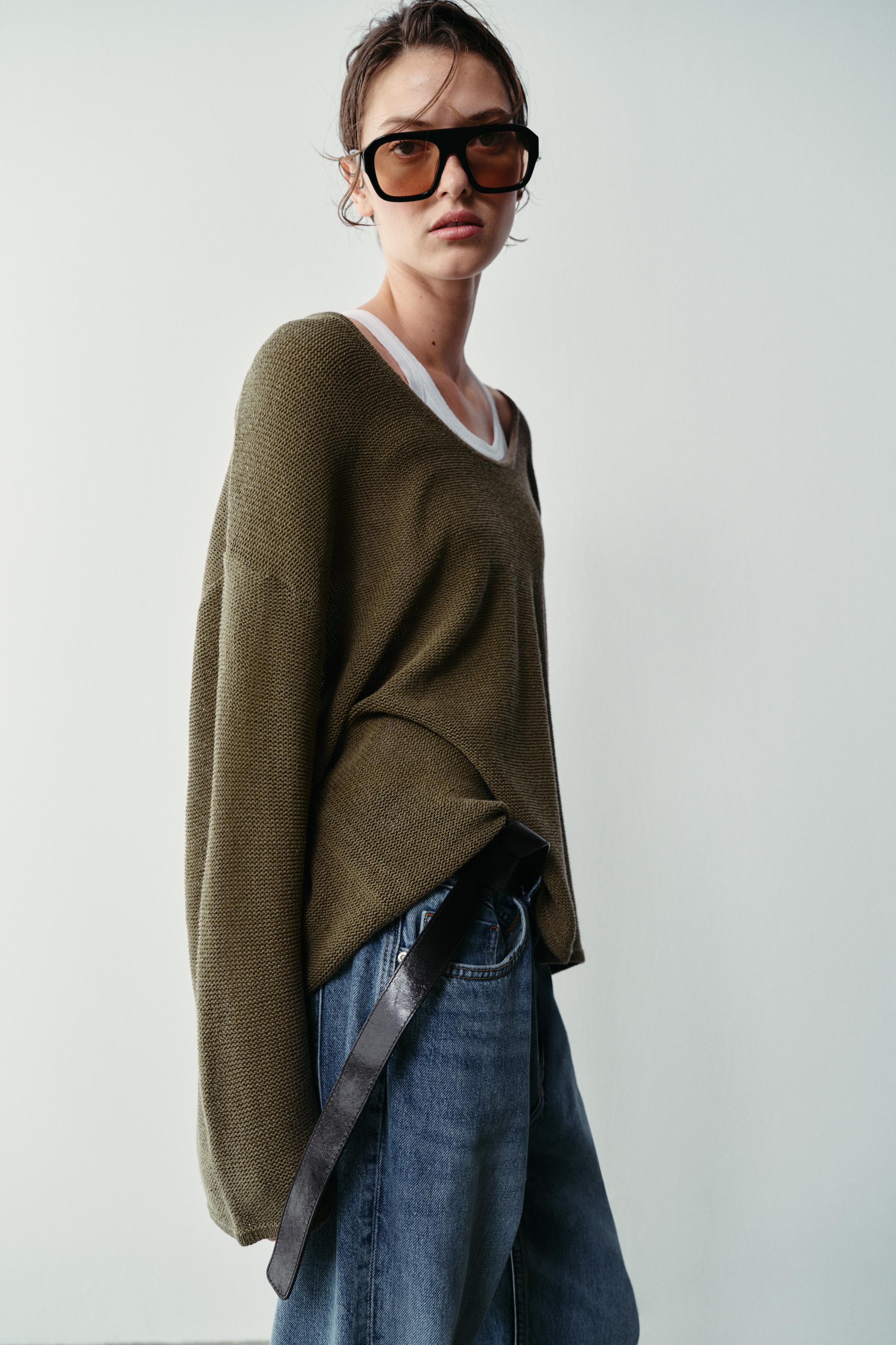 PULL EN MAILLE À DÉCOLLETÉ ARRONDI